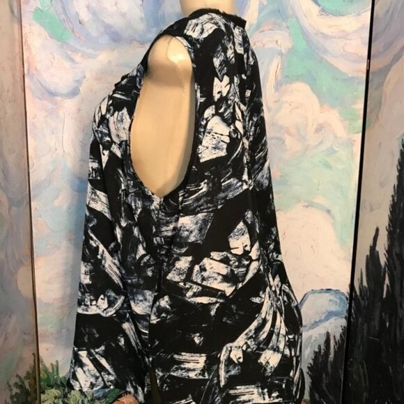 Simply Vera Wang XL Black/Vanilla Mesh Raw Edge Trim Step-Hem Sleeveless Top - Picture 5 of 6